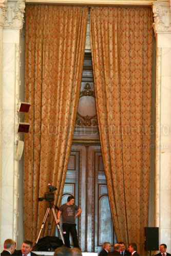 Ultimul cameraman copy MG 8326 333x500 Fotografia zilei #101 – Nepublicate din presă
